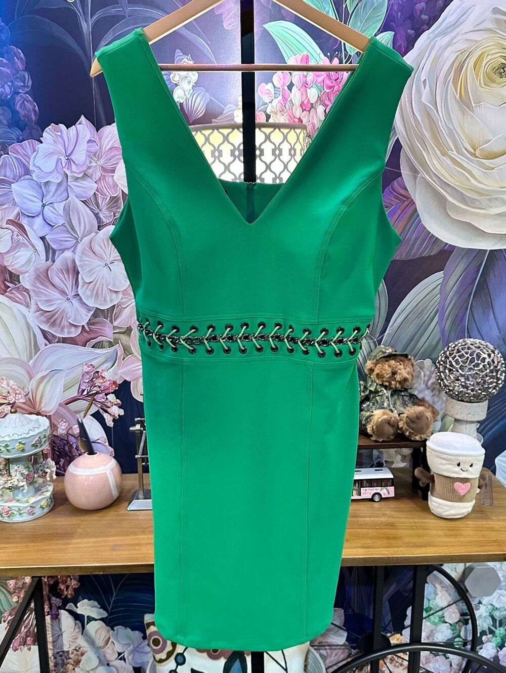 Elegance All Curves M Green Bodycon Sheath Dress V Neck Chain Waist Sexy NWOT